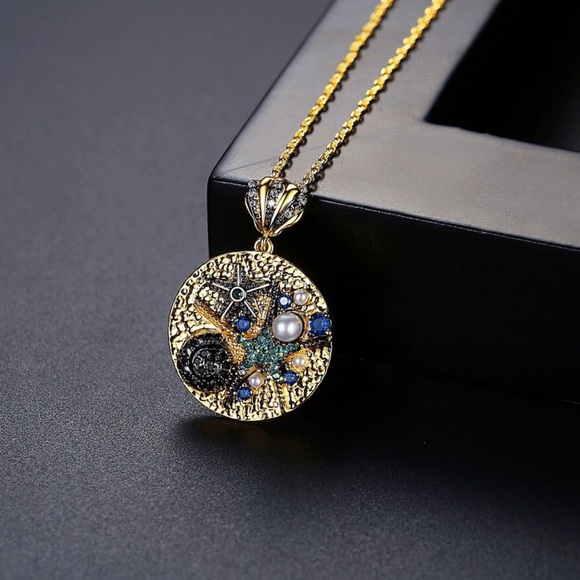 Multi Color Starfish Medallion Necklace - Picture 4 of 4